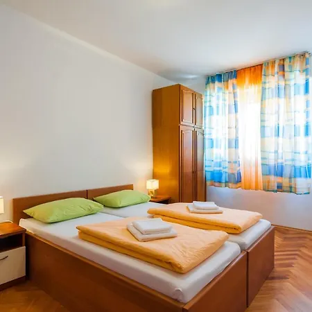 Apartamento A3 Apt W Balcony & Sea View 2 Min Walking To